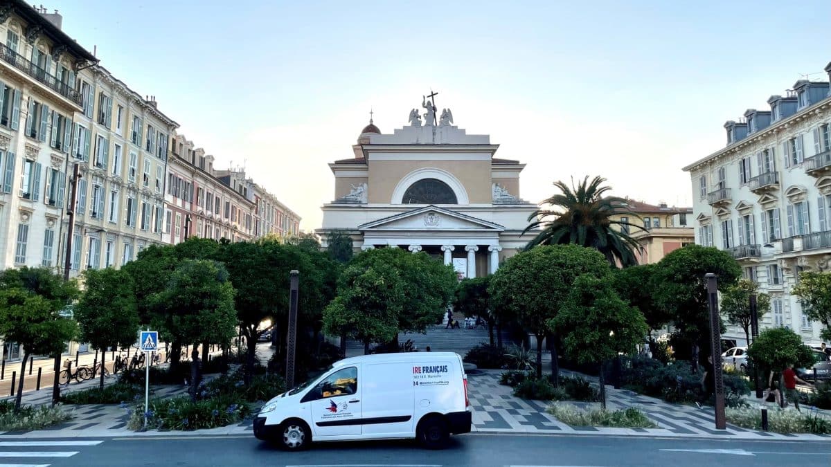 , À Nice, la situation des migrants installés autour d’une église du centre-ville en suspens